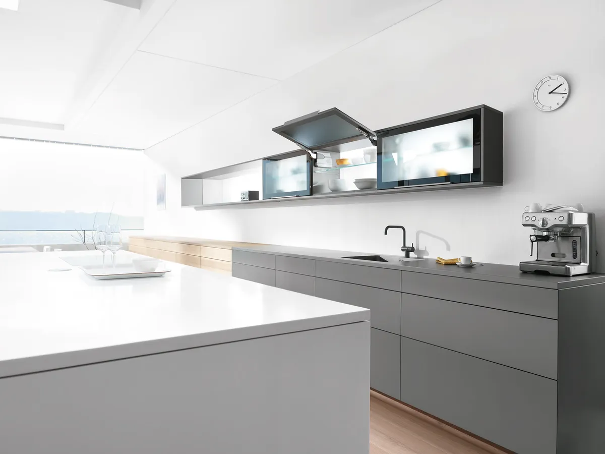 AVENTOS HK