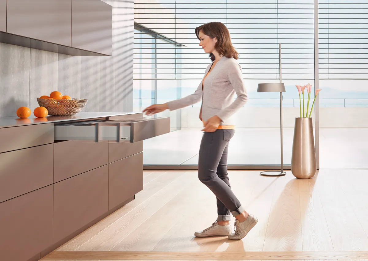 MERIVOBOX cu TIP-ON BLUMOTION
