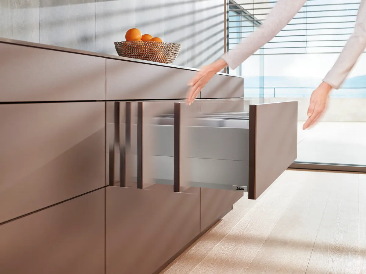 MERIVOBOX cu TIP-ON BLUMOTION