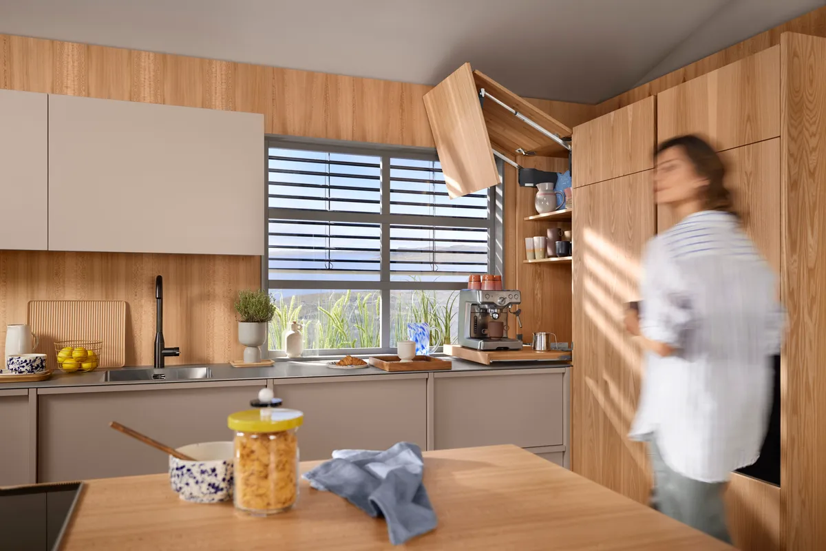 AVENTOS HF top