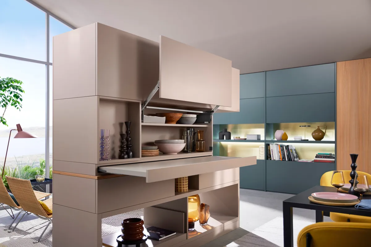AVENTOS HL top – bufet în camera de luat masa