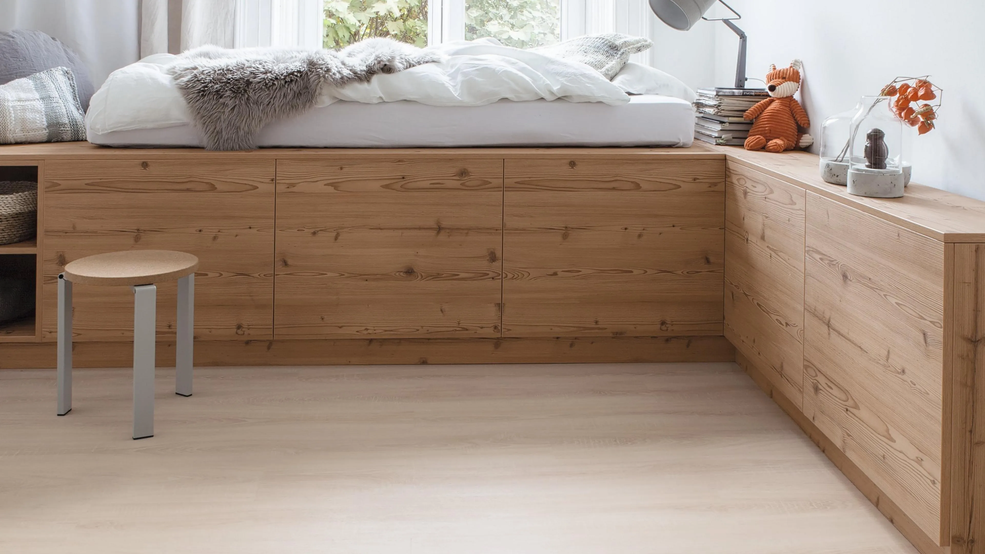 Cottage Pine Antique